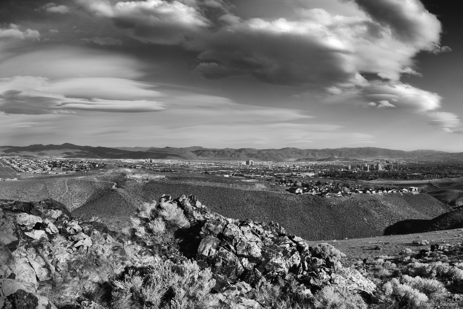 ron, saunders, ronald, ronald j saunders, landscape, photography, nevada, california, image, black, white, exhibition, Reno...