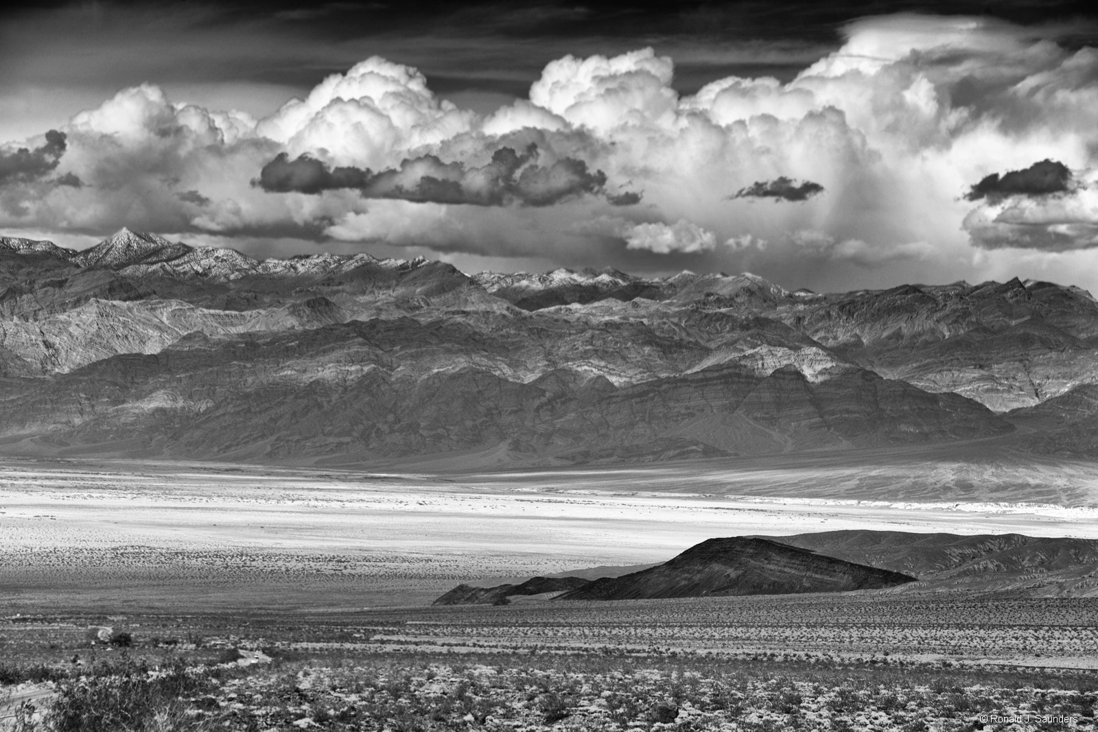 I love to visit Death Valley as well as photograph in the park.&nbsp;&nbsp; There are numerous iconic images of park features...